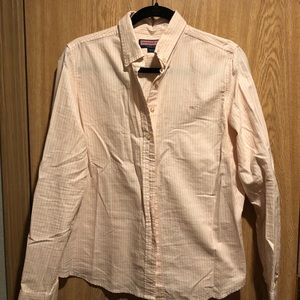 Vineyard Vines button down shirt